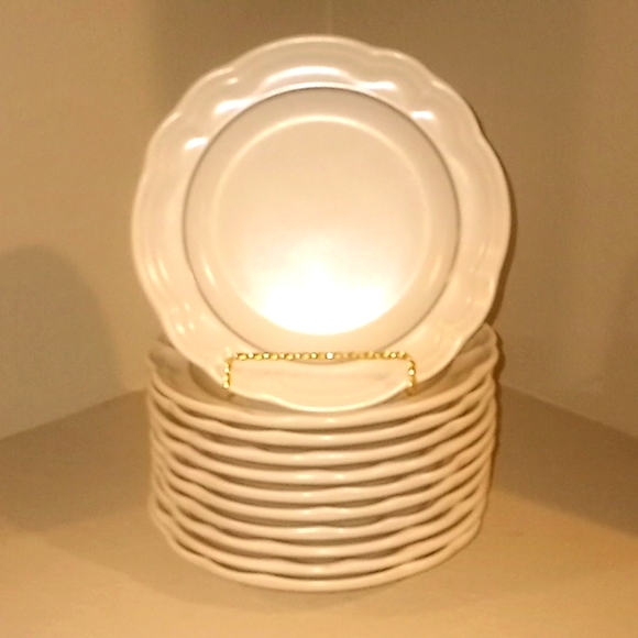 VTG- Pfaltzgraff Silver Heirloom 11 Salad Plates - Picture 1 of 10